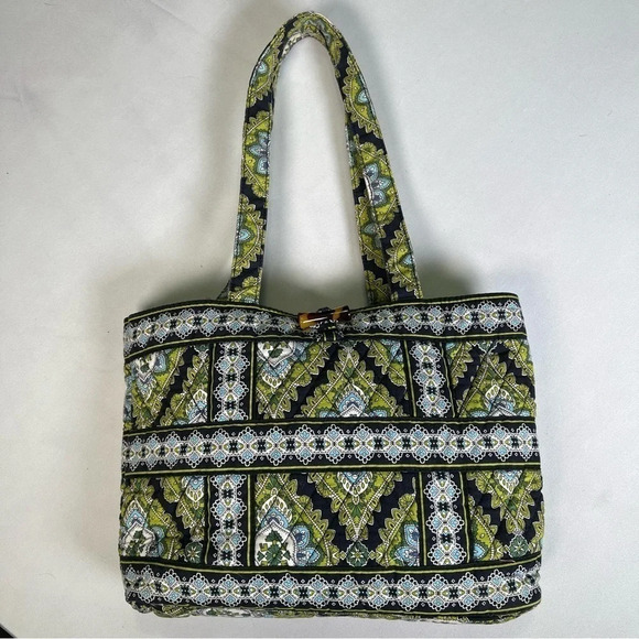 Vera Bradley Handbags - Vera Bradley CAMBRIDGE 11 x 8 like new